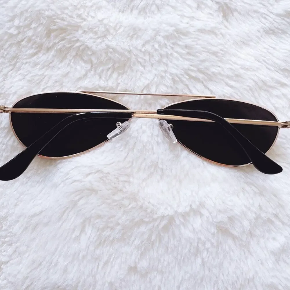 Carl Black w/ Gold Rims Aviator Sunglasses